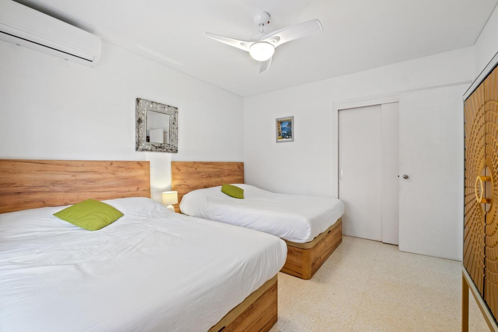 Piso Con 2 Habitaciones, 2 Terrazas Y Piscina Torremolinos Bagian luar foto