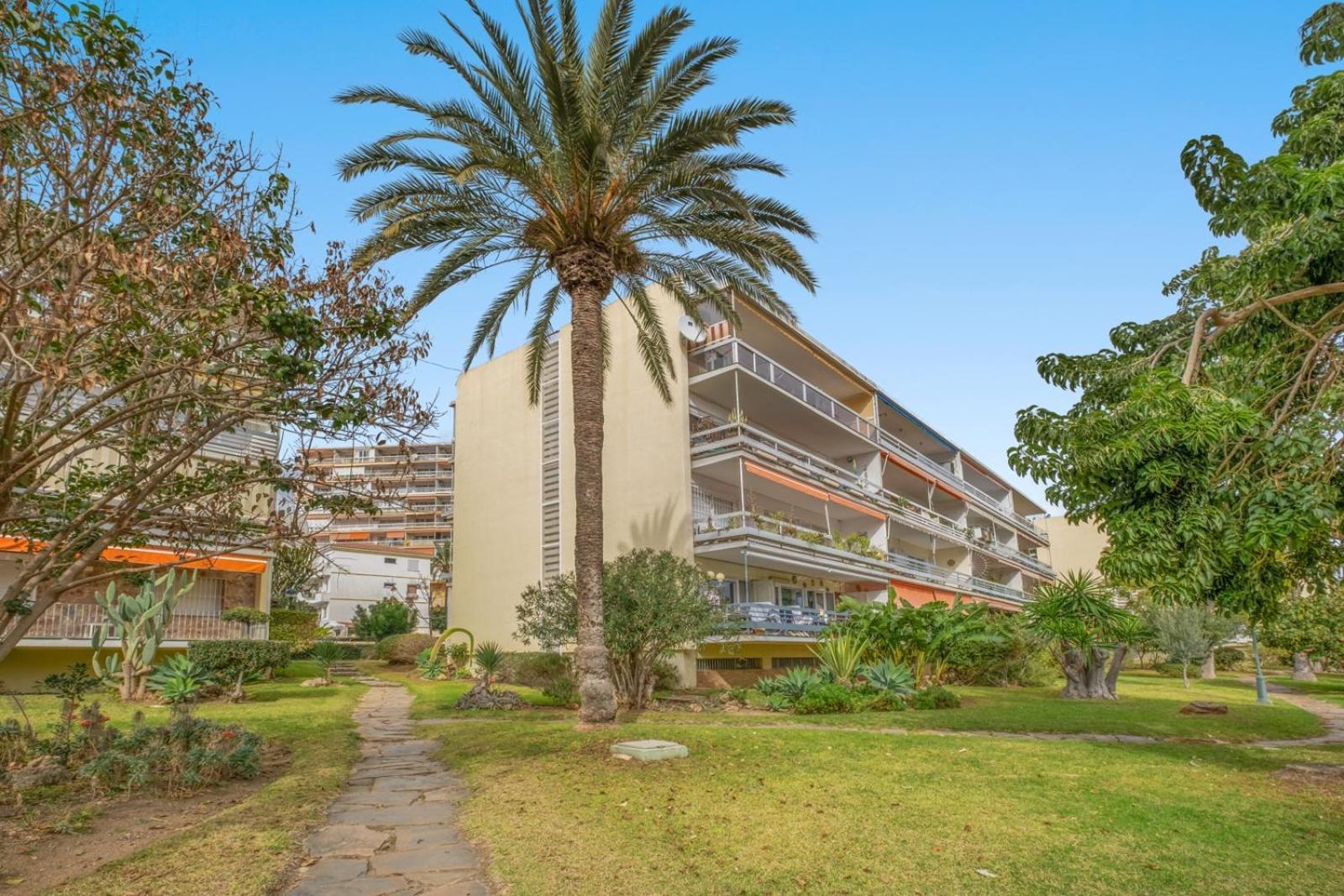 Piso Con 2 Habitaciones, 2 Terrazas Y Piscina Torremolinos Bagian luar foto
