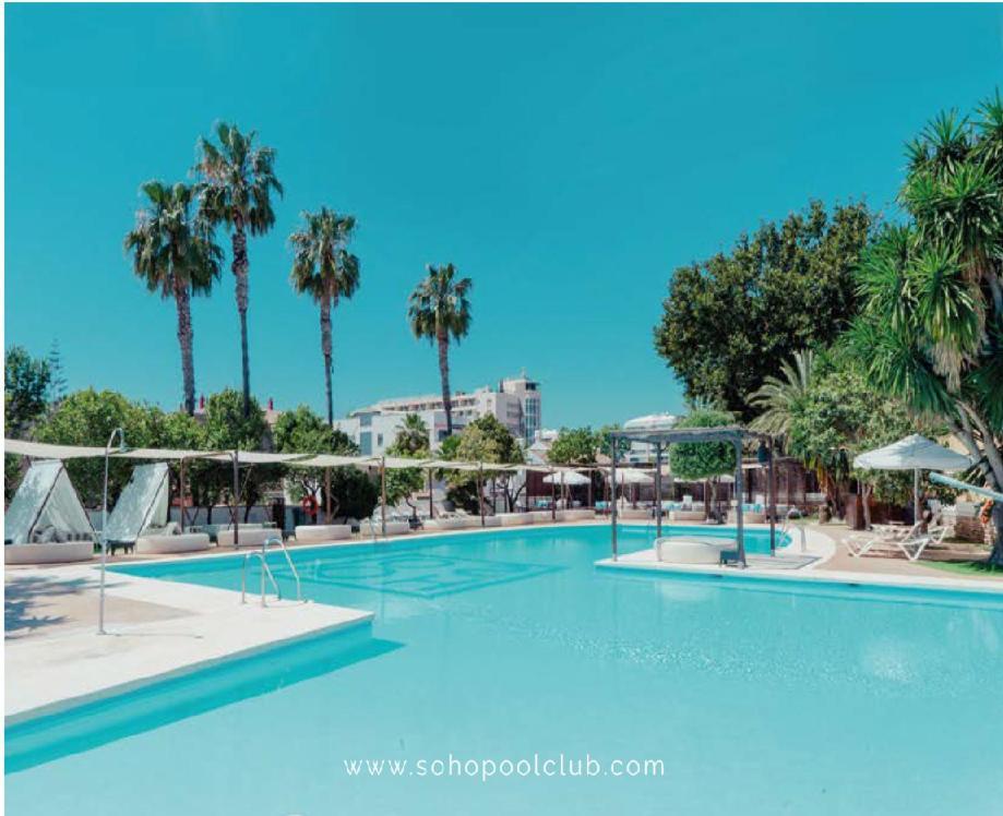 Piso Con 2 Habitaciones, 2 Terrazas Y Piscina Torremolinos Bagian luar foto